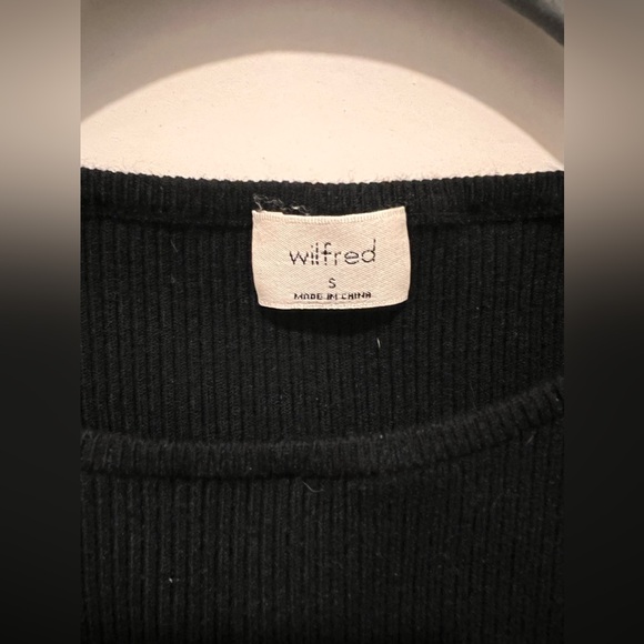 Aritzia Wilfred black top with cut out in the front size XS - Picture 3 of 3